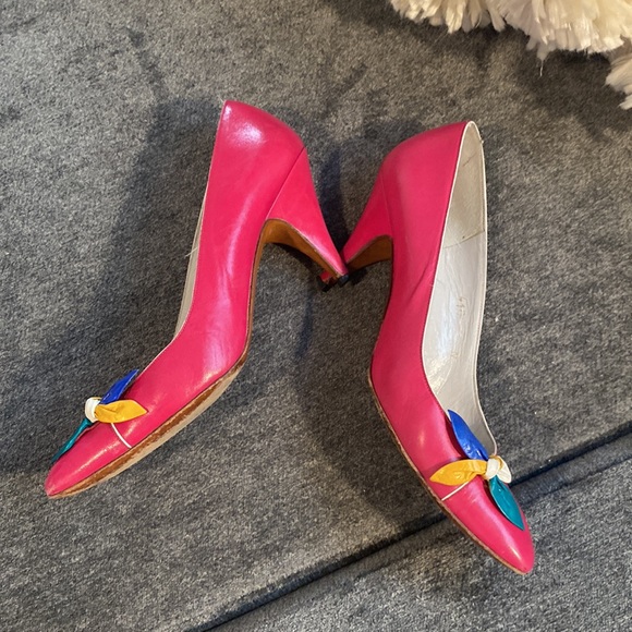 Vintage pink pumps with beautiful flowers on the toe - Picture 4 of 7